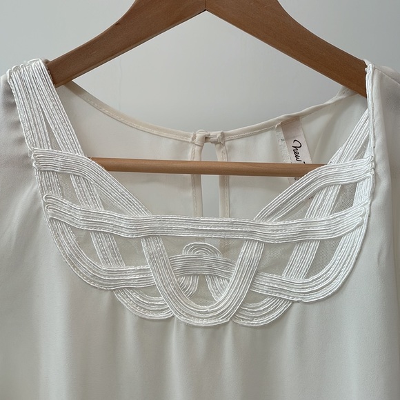 Cream Blouse - Picture 2 of 5